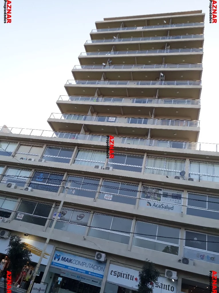 Oficina en venta en calle Brown Nº 51 e/ Pellegrini y Rivadavia