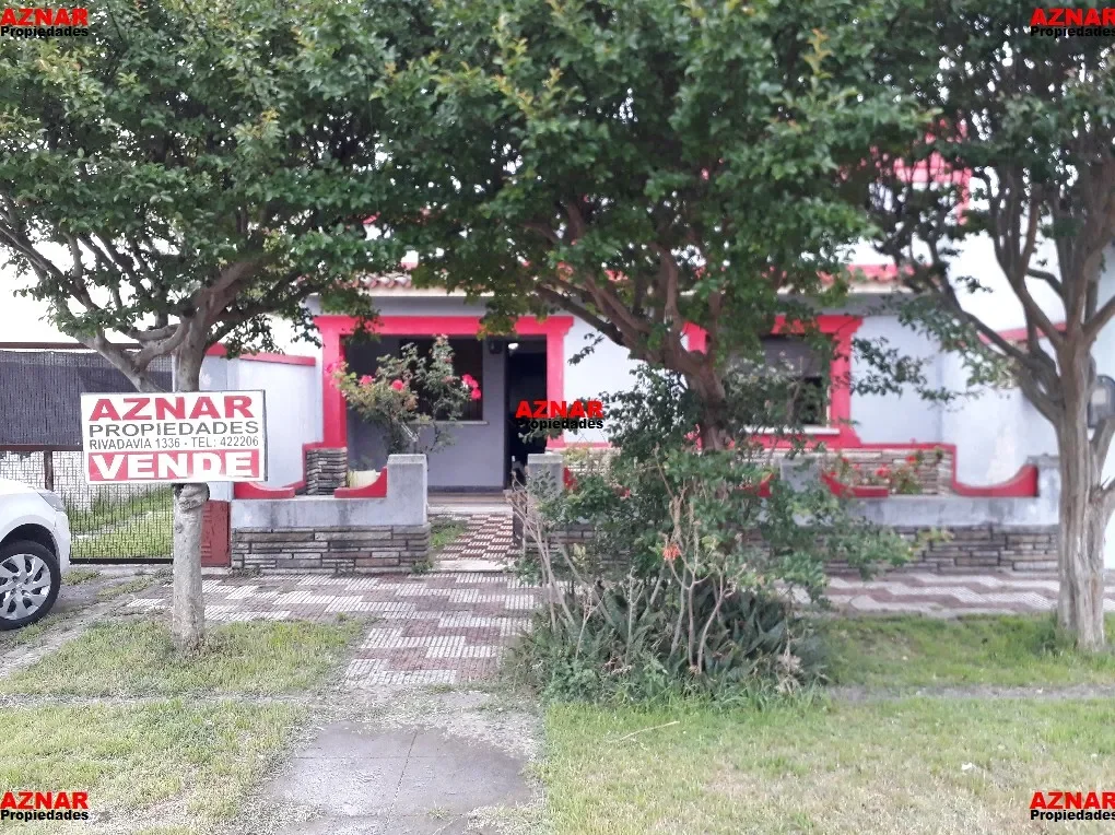 Casa en venta en calle Ameghino Nº 1541 e/ Brandsen y Quiroga