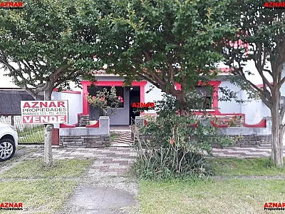 Casa en venta en calle Ameghino Nº 1541 e/ Brandsen y Quiroga