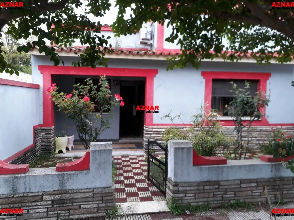 Casa en venta en calle Ameghino Nº 1541 e/ Brandsen y Quiroga