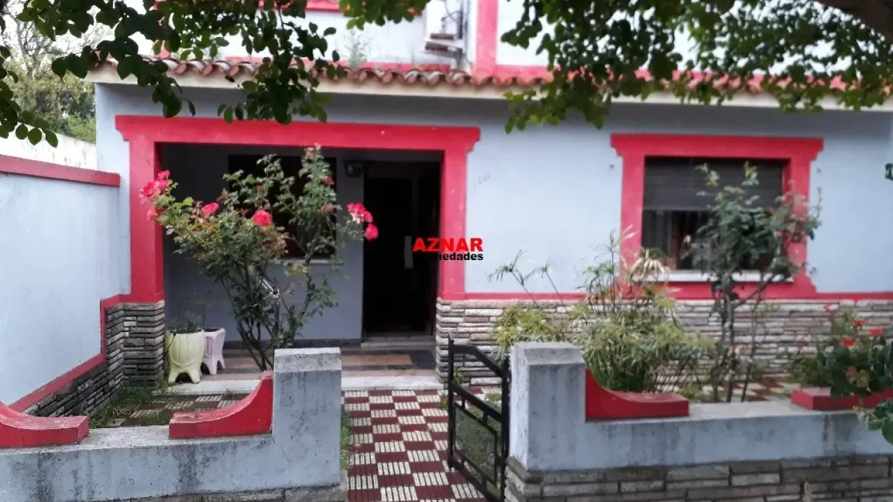 Casa en venta en calle Ameghino Nº 1541 e/ Brandsen y Quiroga