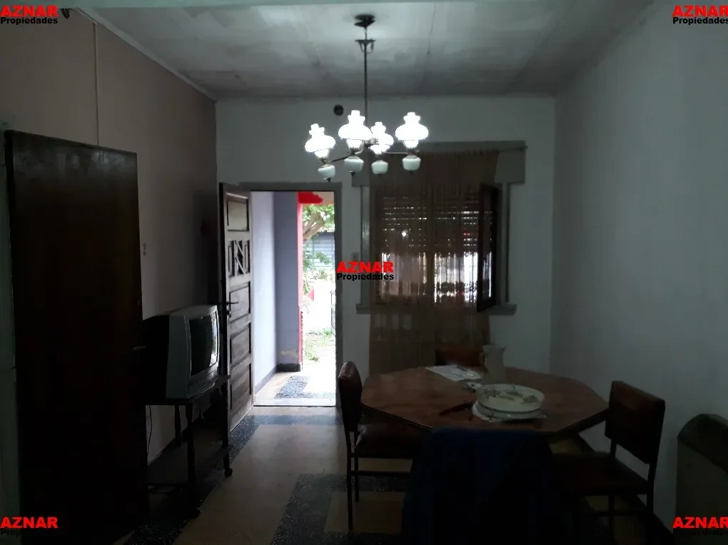 Casa en venta en calle Ameghino Nº 1541 e/ Brandsen y Quiroga