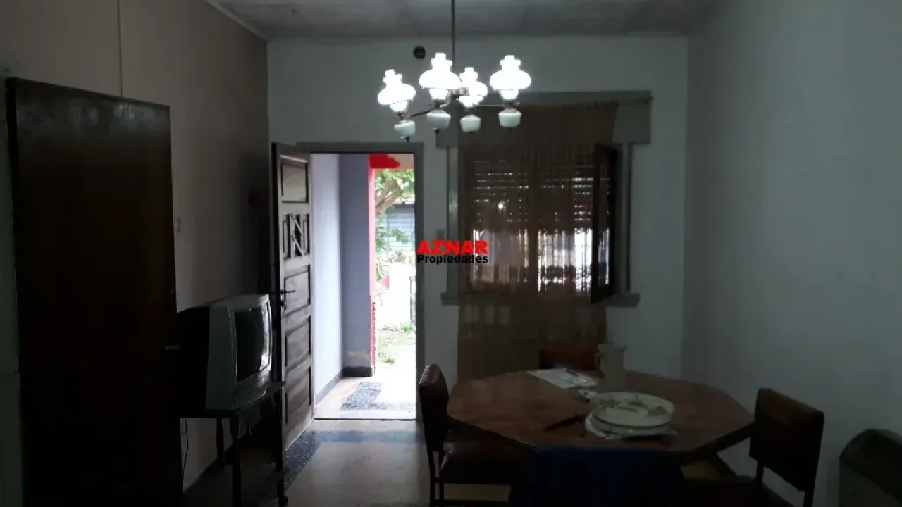 Casa en venta en calle Ameghino Nº 1541 e/ Brandsen y Quiroga