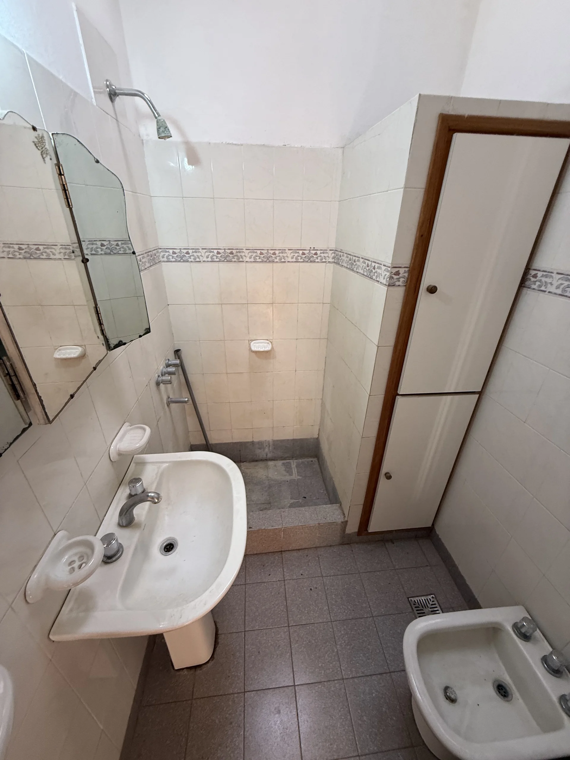 Casa Urquiza 1700 e/Laprida y Maroni