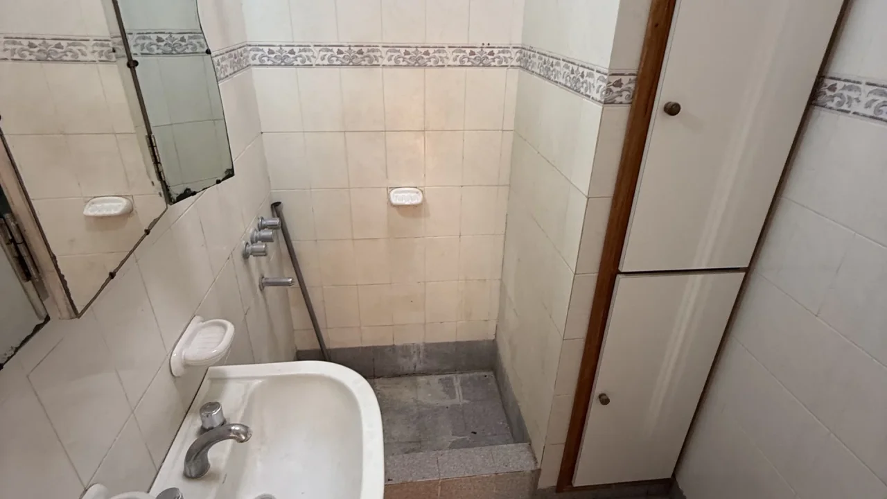 Casa Urquiza 1700 e/Laprida y Maroni