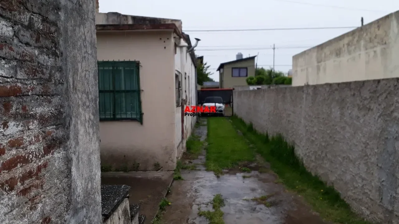Casa en venta en calle Ameghino Nº 1541 e/ Brandsen y Quiroga