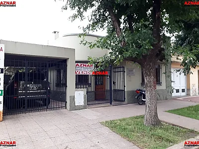 Casa en venta en calle Elizondo Nº 2276 e/ Olavarria y Entre Rios