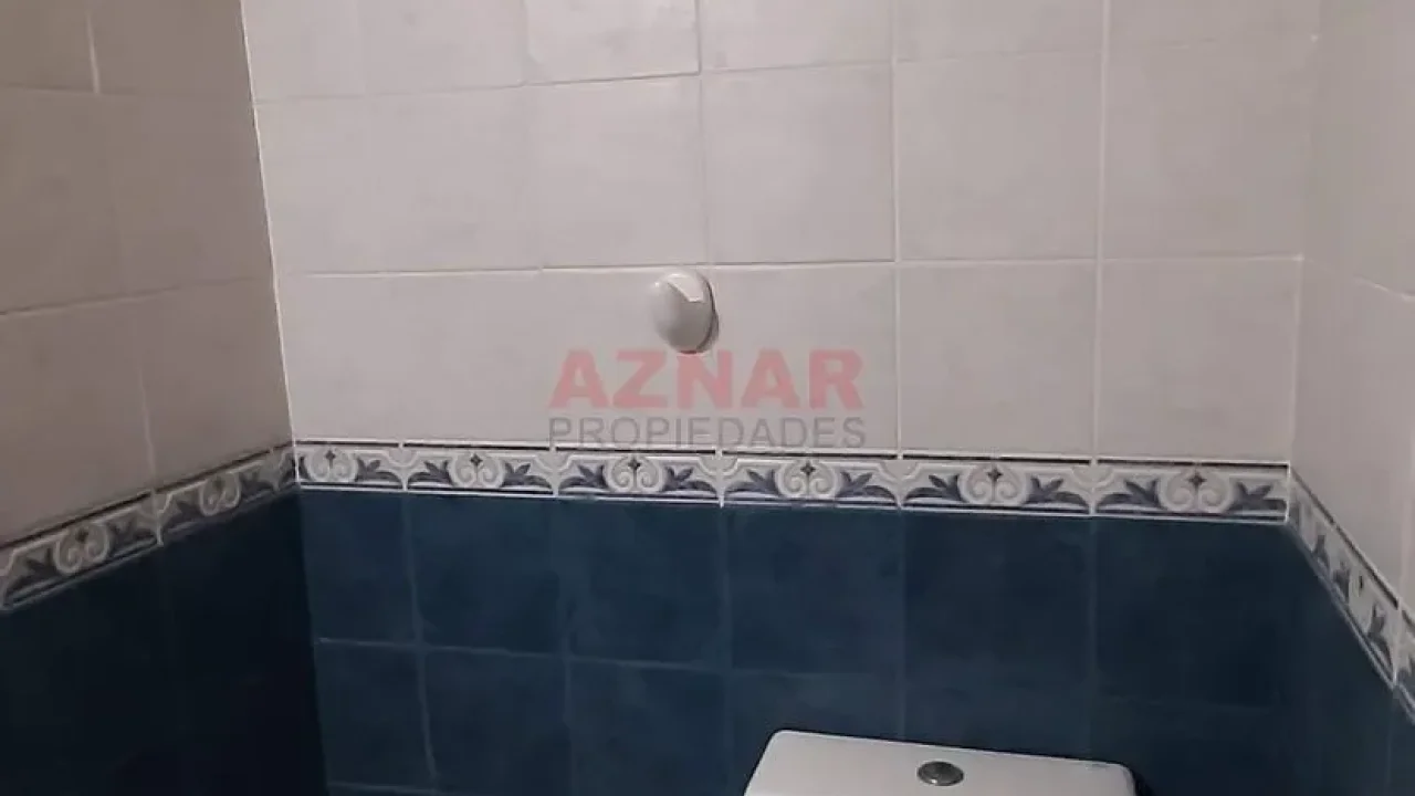 Casa en venta en calle Elizondo Nº 2276 e/ Olavarria y Entre Rios