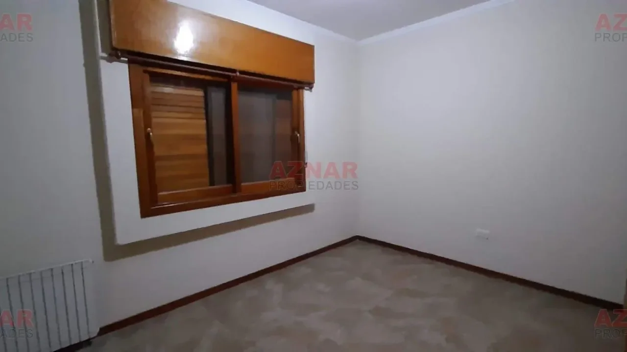 Casa en venta en calle Elizondo Nº 2276 e/ Olavarria y Entre Rios