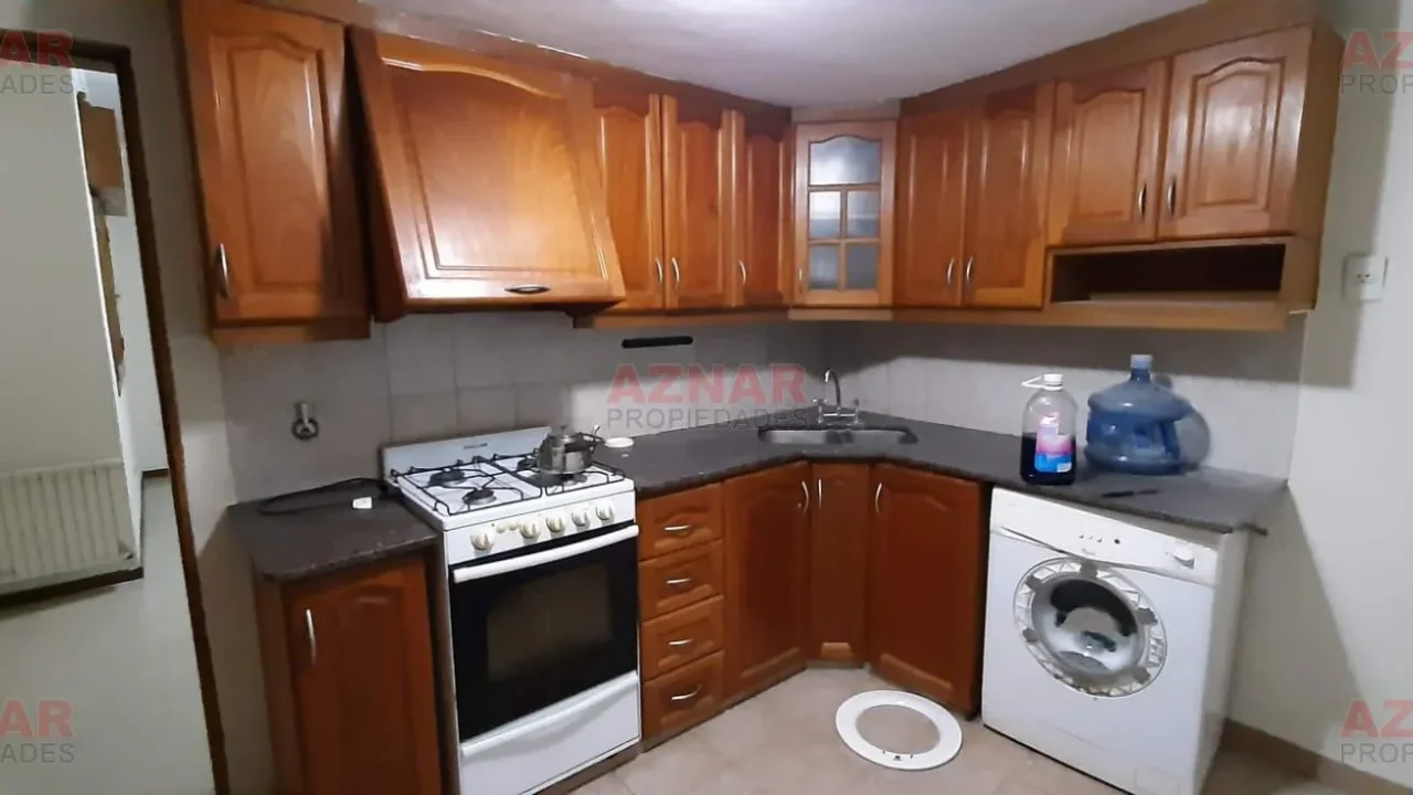 Casa en venta en calle Elizondo Nº 2276 e/ Olavarria y Entre Rios