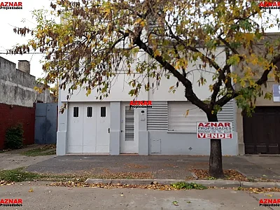 Casa en venta en calle Italia Nº 39 e/ Pellegrini y Rivadavia