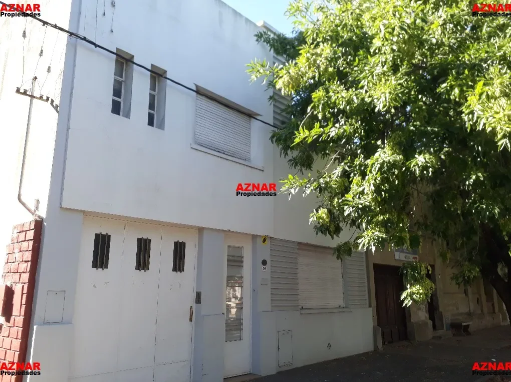 Casa en venta en calle Italia Nº 39 e/ Pellegrini y Rivadavia