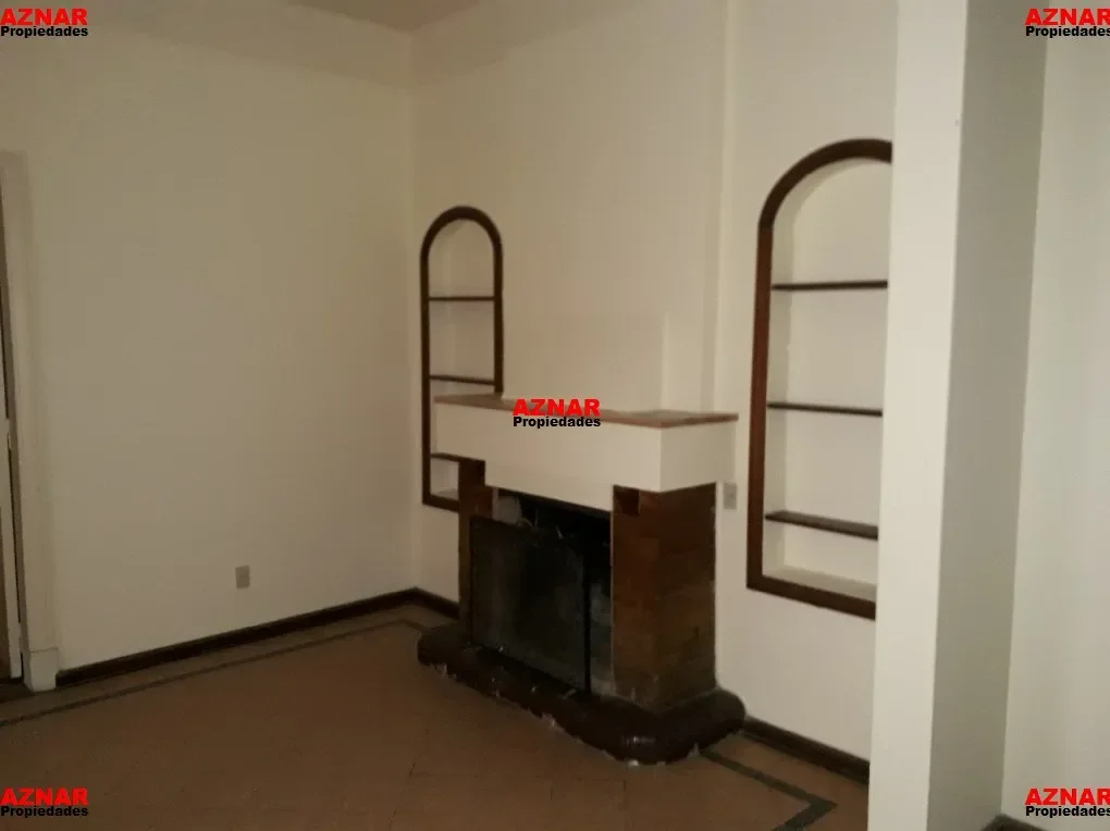 Casa en venta en calle Italia Nº 39 e/ Pellegrini y Rivadavia