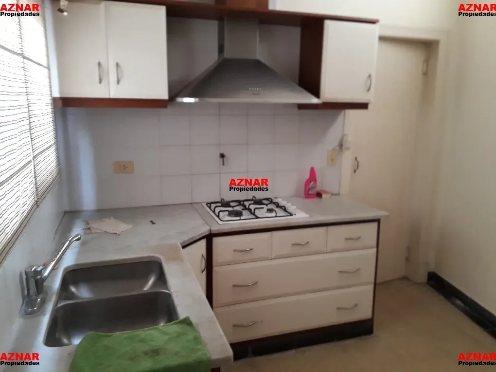 Casa en venta en calle Italia Nº 39 e/ Pellegrini y Rivadavia