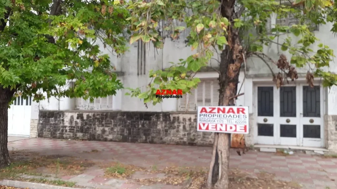 Casa en venta en Irigoyen Nº 158 e/ Pellegrini y Belgrano