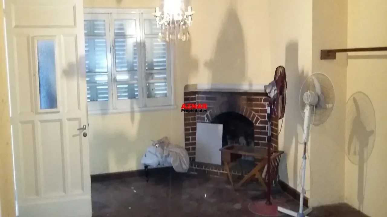 Casa en venta en Irigoyen Nº 158 e/ Pellegrini y Belgrano