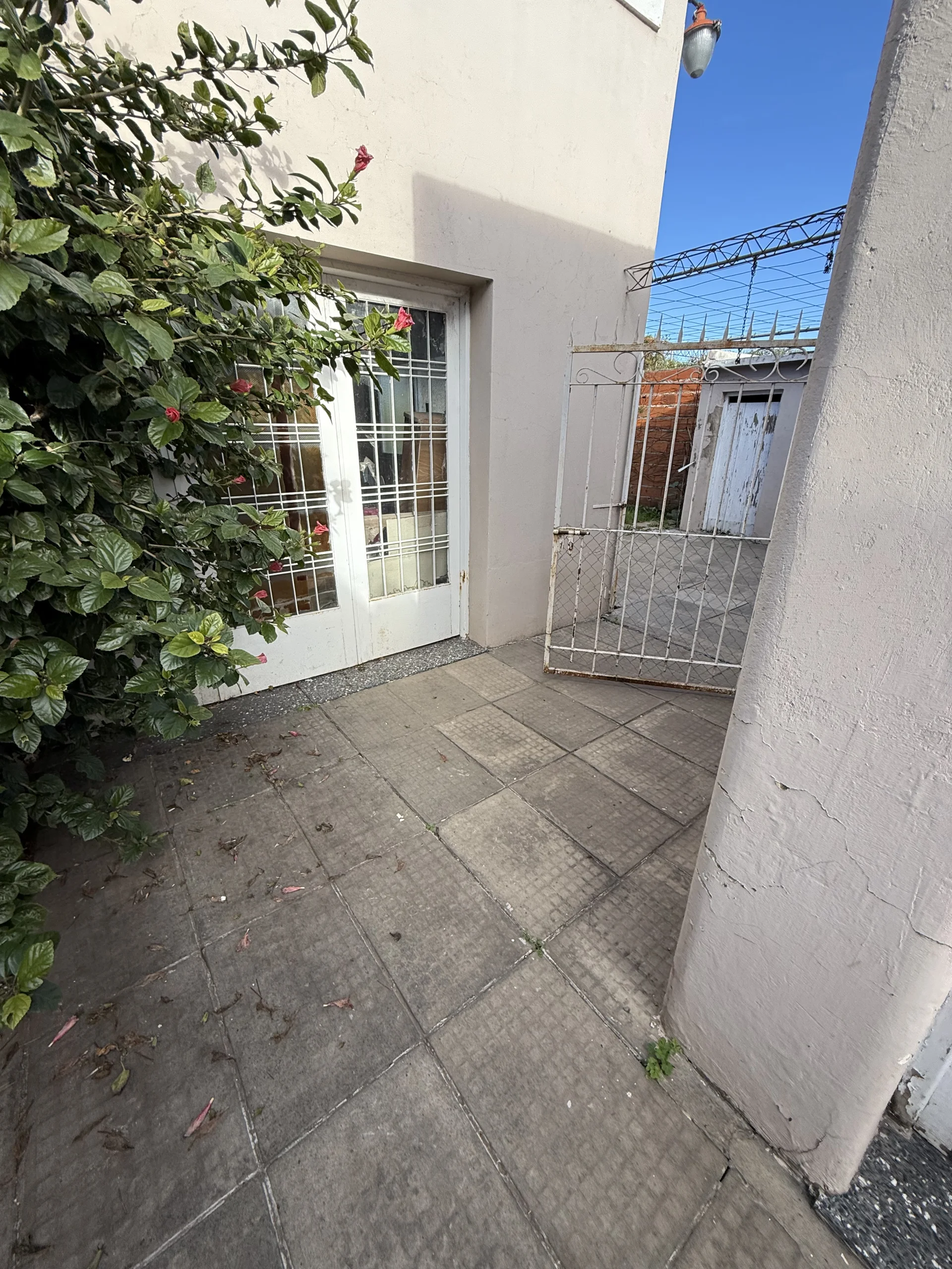 Casa Urquiza 1700 e/Laprida y Maroni