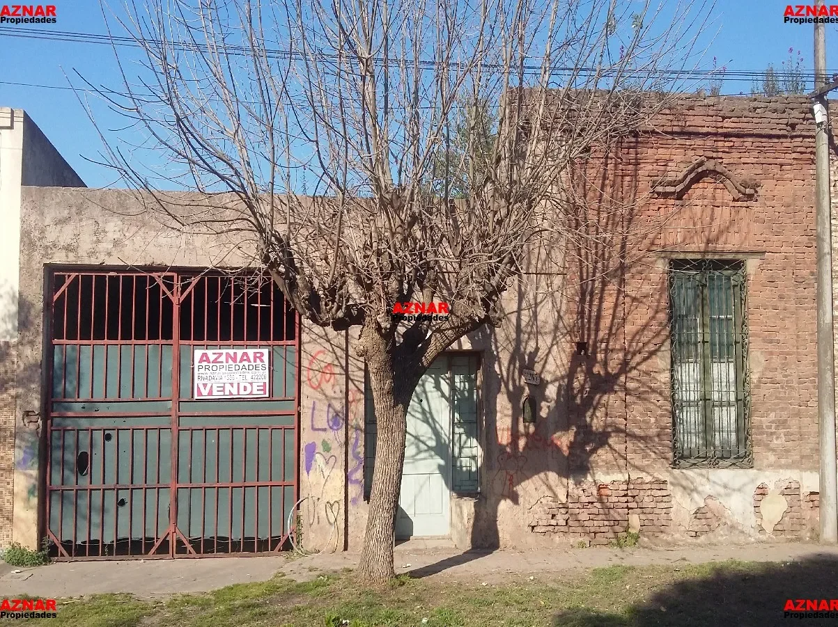 Casa en venta en calle Tucumán Nº 2265 e/ F. Argentinos y J.M.Rosas