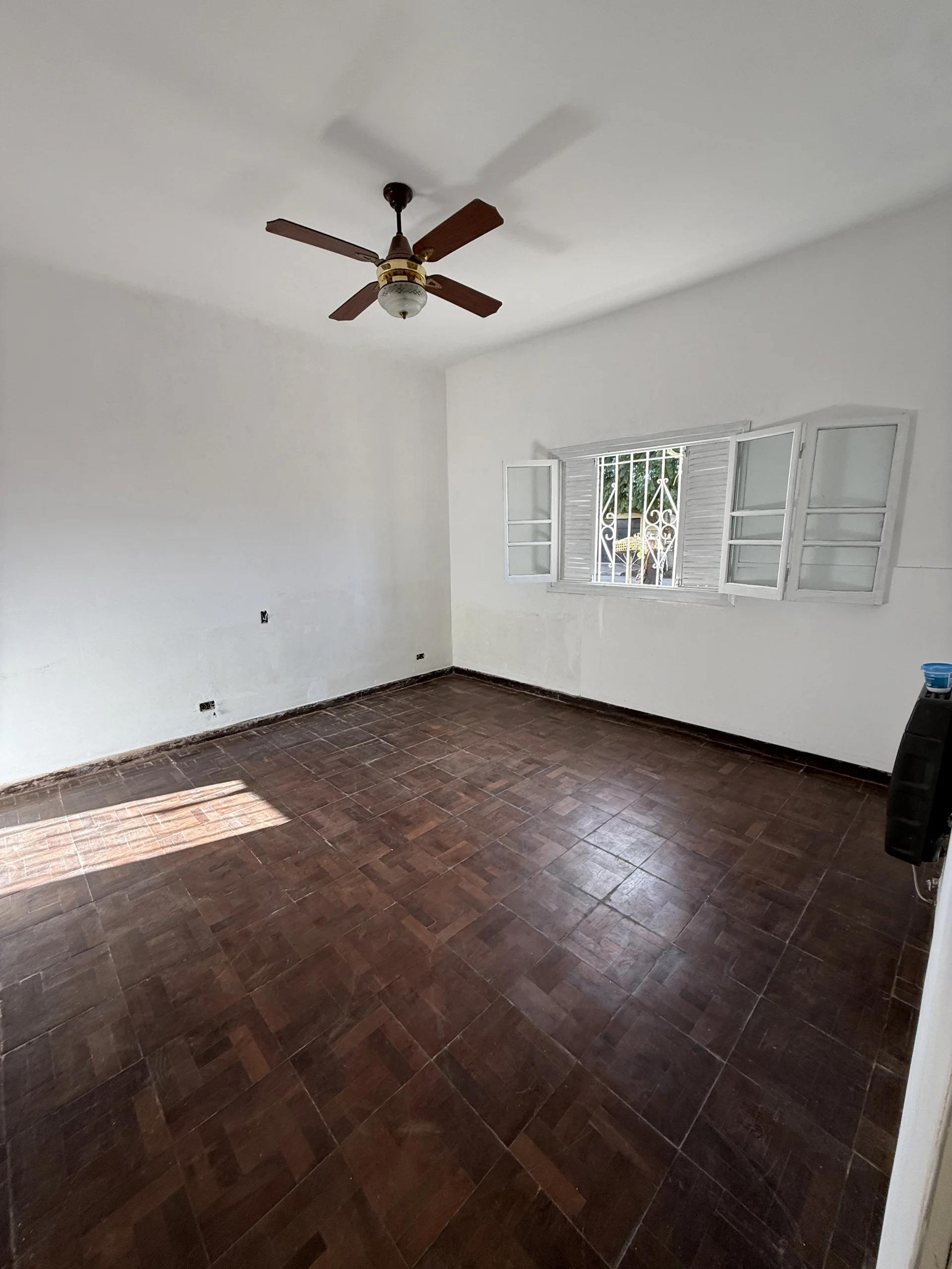 Casa Urquiza 1700 e/Laprida y Maroni