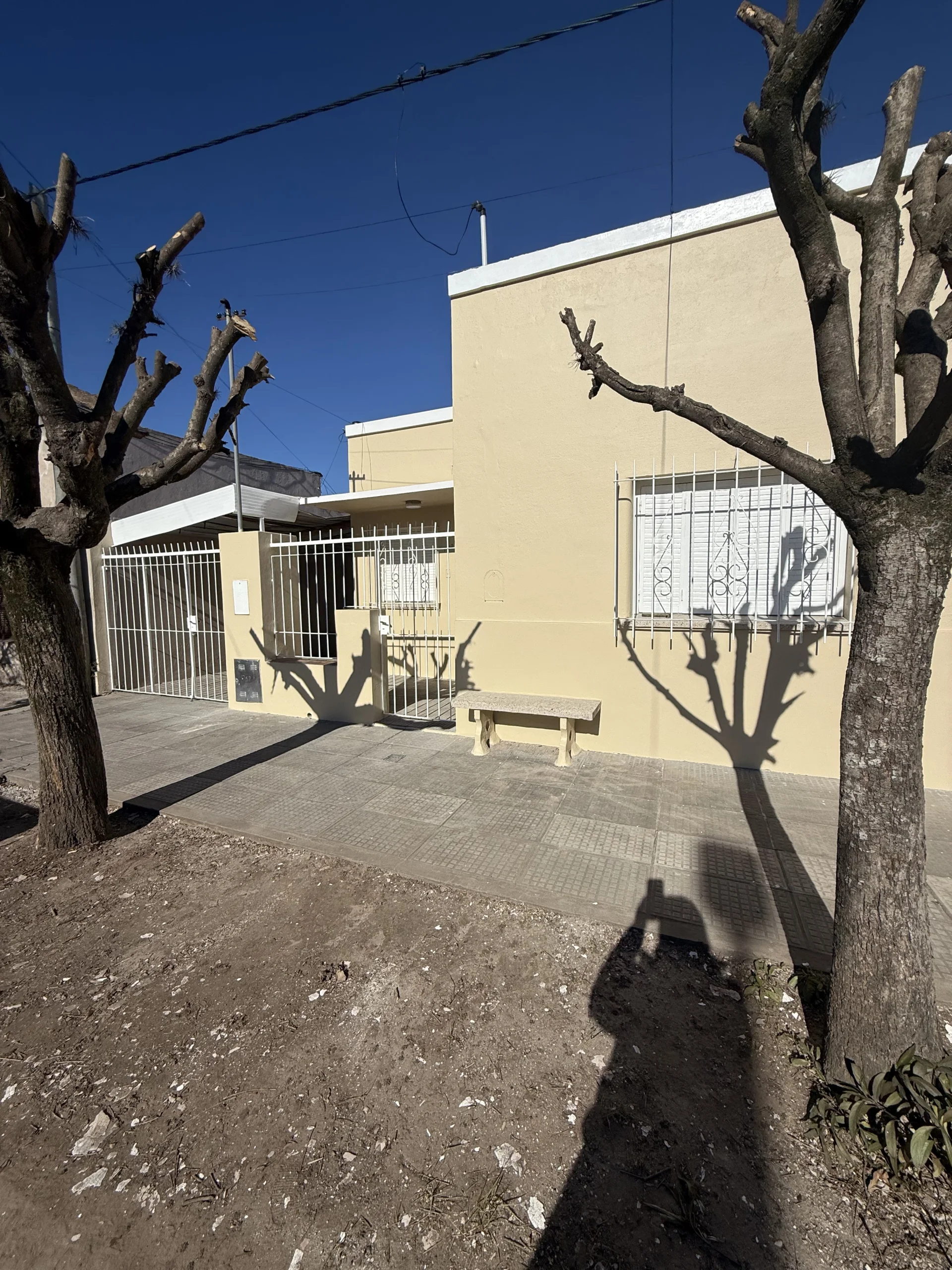 Casa Urquiza 1700 e/Laprida y Maroni
