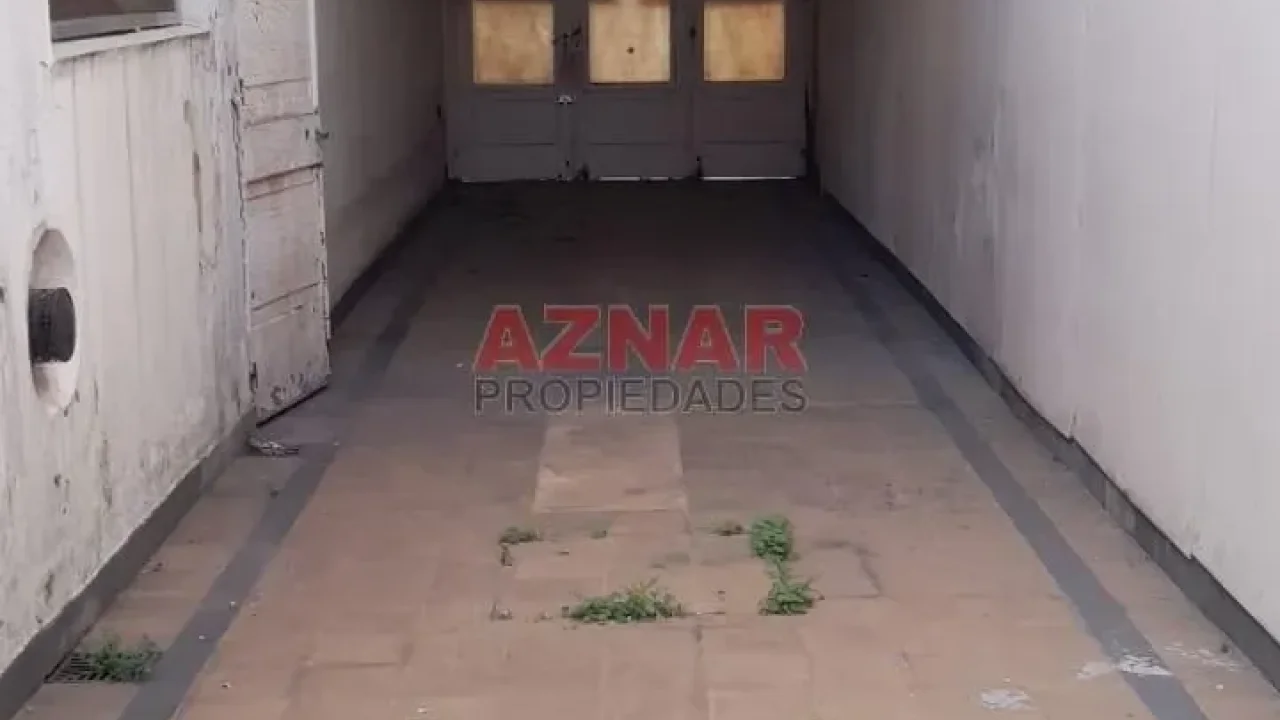 Casa en Alquiler en R. de Esacalada Nº 1237 e/ Macaya y Nuñez