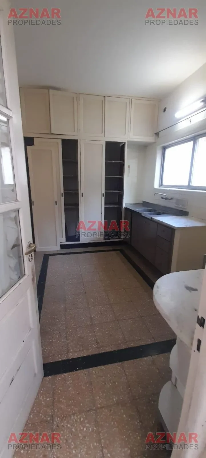 Casa en Alquiler en R. de Esacalada Nº 1237 e/ Macaya y Nuñez