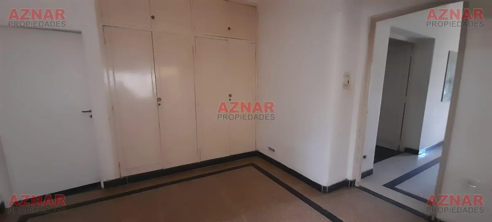 Casa en Alquiler en R. de Esacalada Nº 1237 e/ Macaya y Nuñez