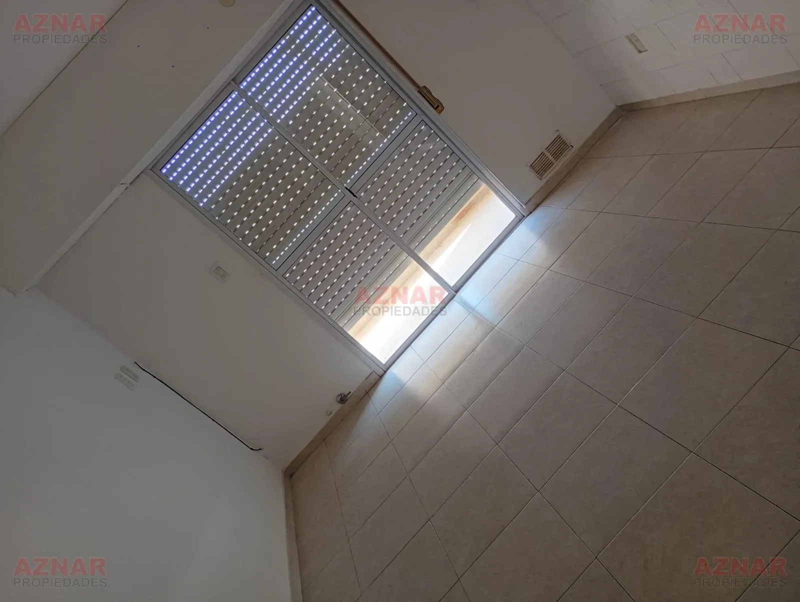 Departamento en alquiler en 12 de Octubre N° 1235 e/ Alsina y Mitre
