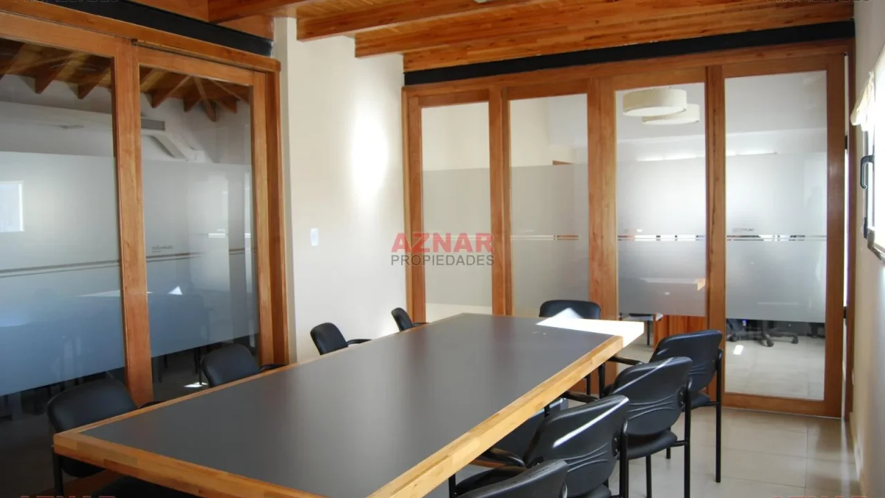 Oficinas comerciales y administrativas en Alquiler en Elizondo Nº 2870