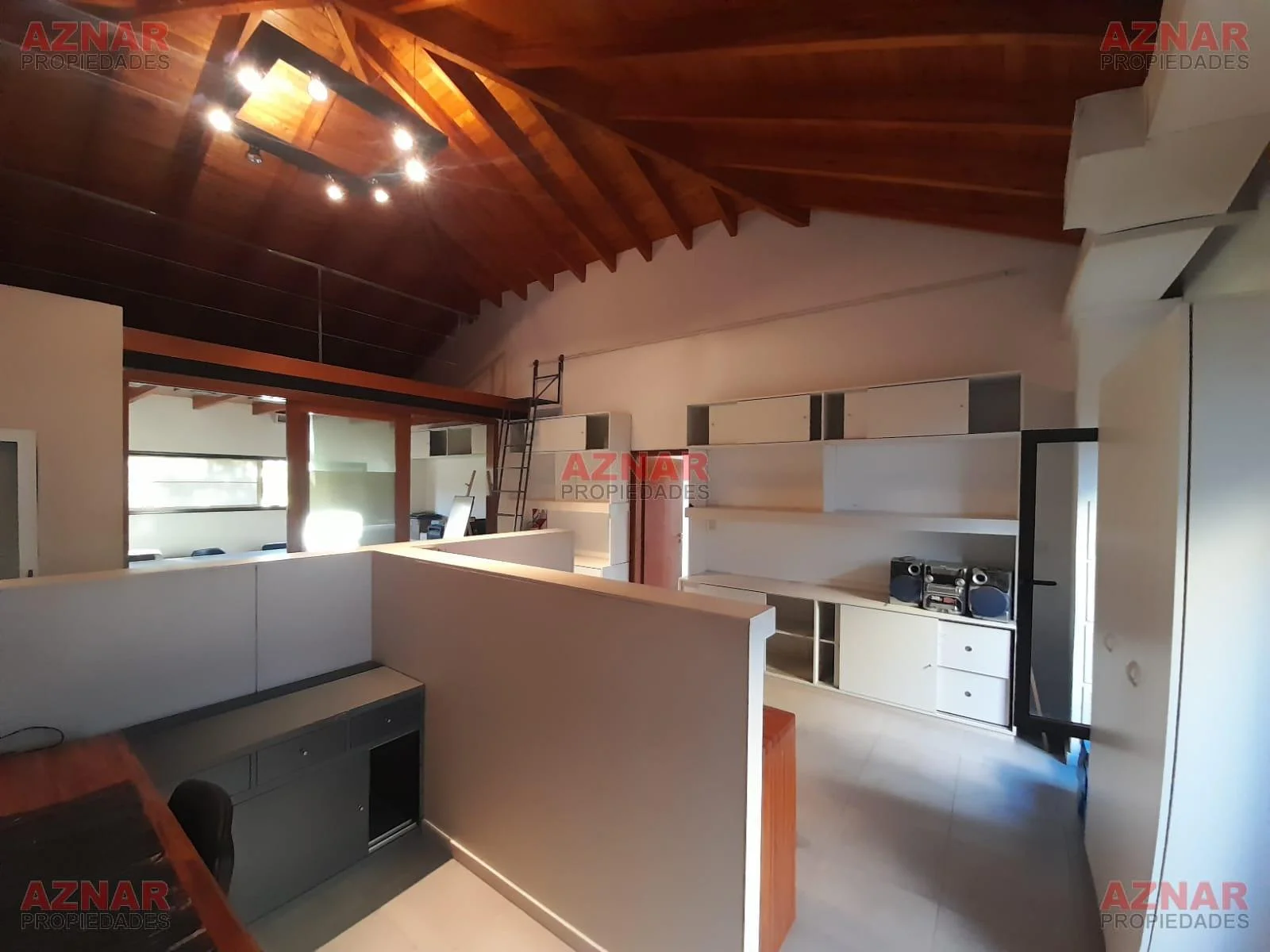 Oficinas comerciales y administrativas en Alquiler en Elizondo Nº 2870