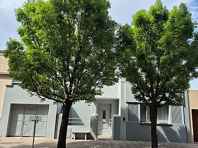Casa en Alem al 1565 e/Brandsen y Quiroga