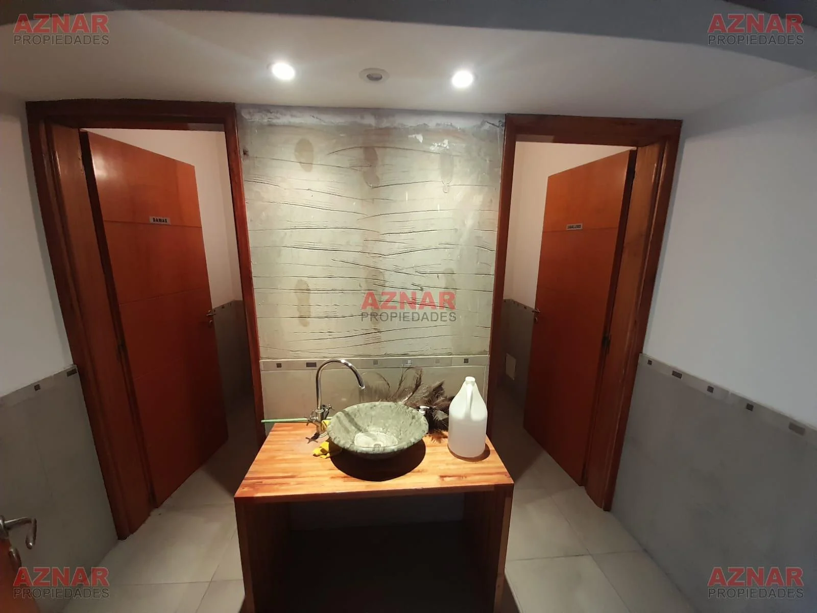 Oficinas comerciales y administrativas en Alquiler en Elizondo Nº 2870