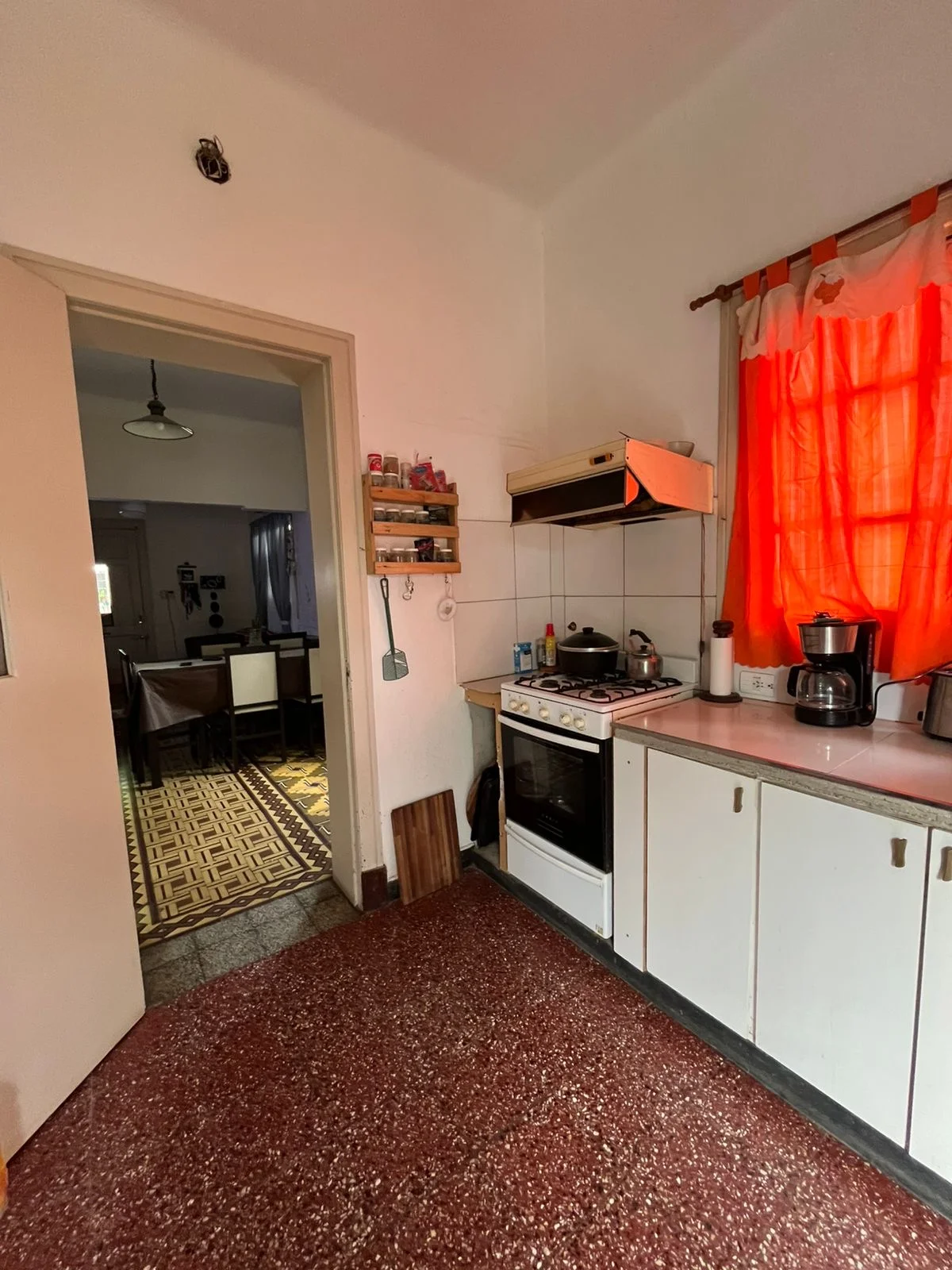 Casa en Alem al 1565 e/Brandsen y Quiroga