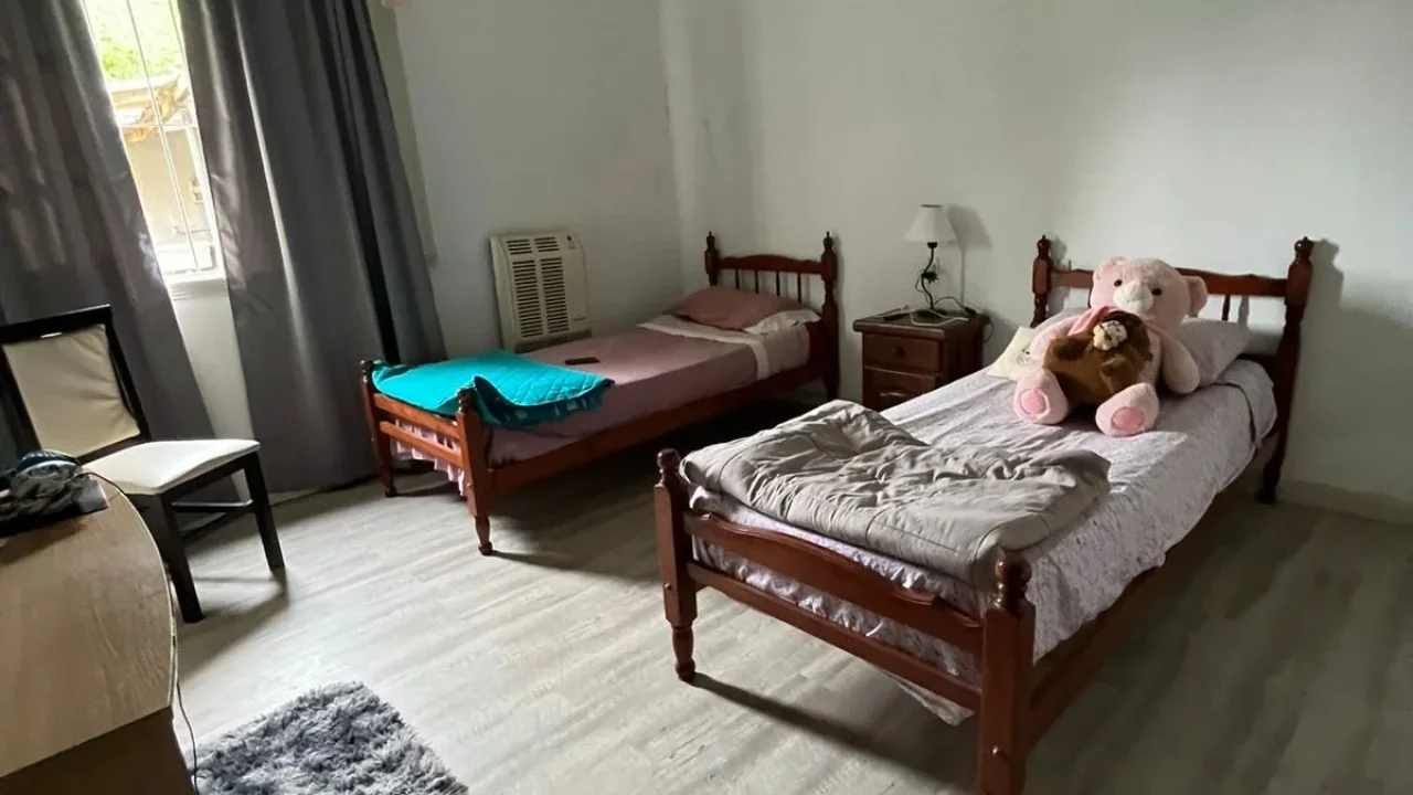 Casa en Alem al 1565 e/Brandsen y Quiroga
