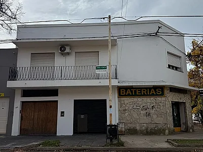 Casa Céntrica con local