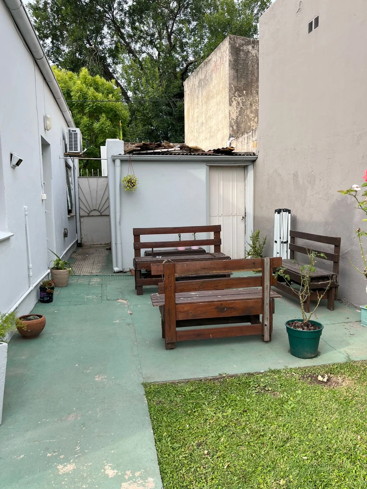 Casa en Alem al 1565 e/Brandsen y Quiroga