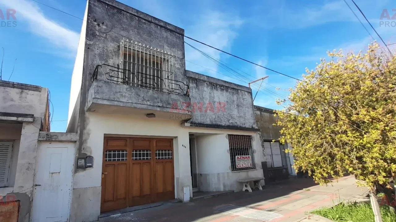 Casa en venta en San Martin N° 838 e/ Roca y El Pampero