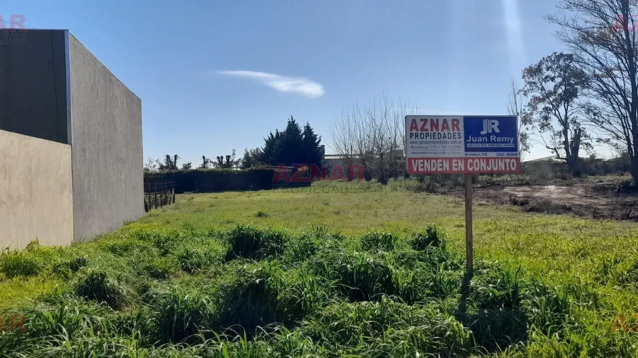 Terreno en venta en Rivadavia N° 3310 e/ Bosco de Garcia y Los Ceibos