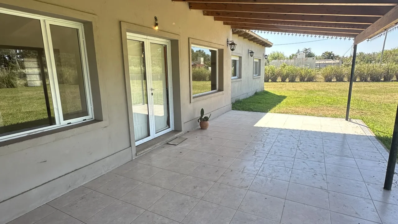 Casa Quinta Darienzo e/Los Ceibos y Los Ciruelos