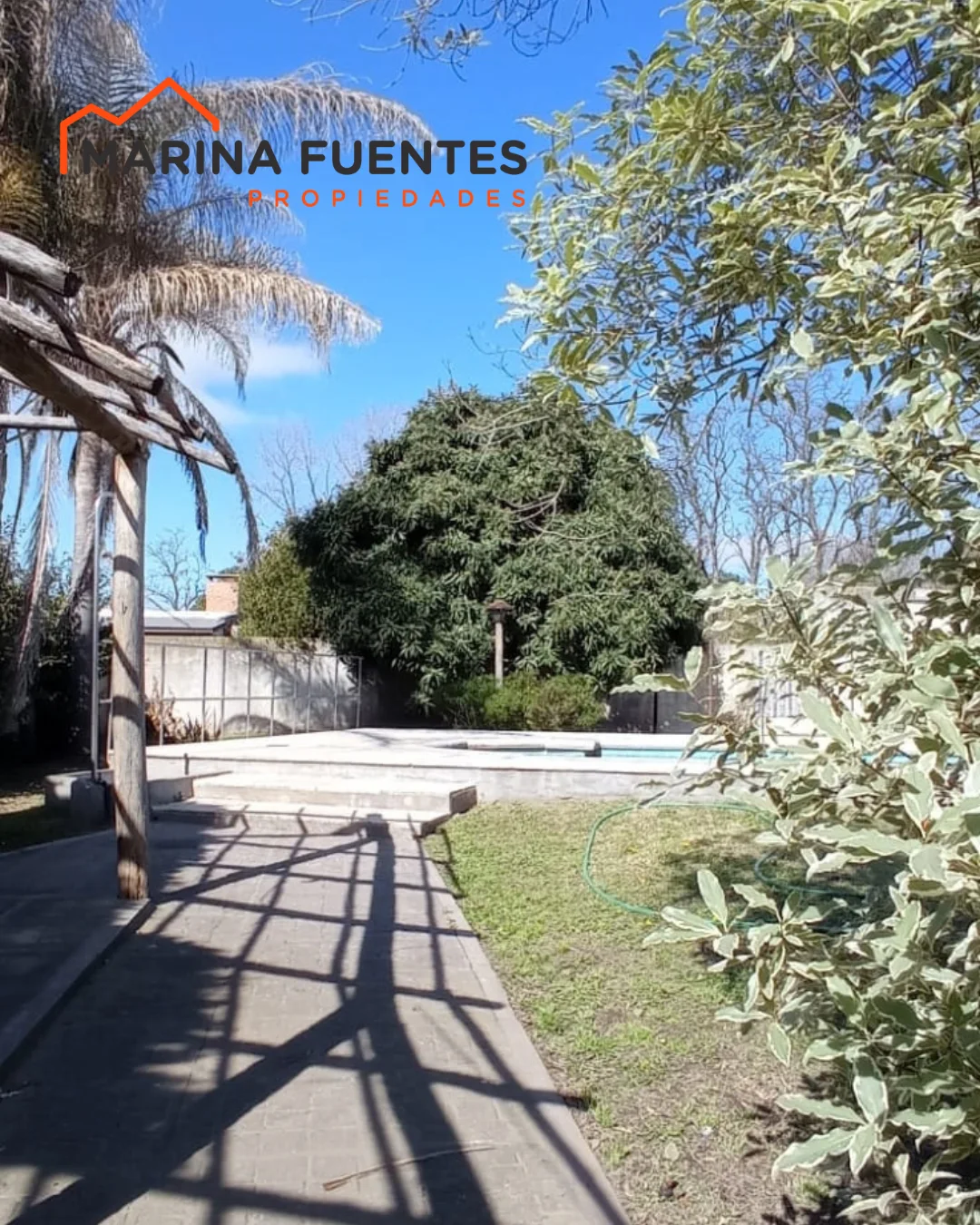 EN VENTA ➡️ CASA CON GRAN TERRENO Y PILETA