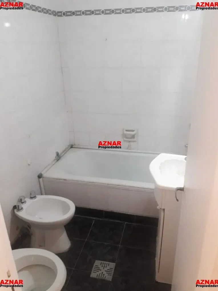 Duplex en alquiler en Moya Nº 25 e/ Rivadavia y Gral. Paz