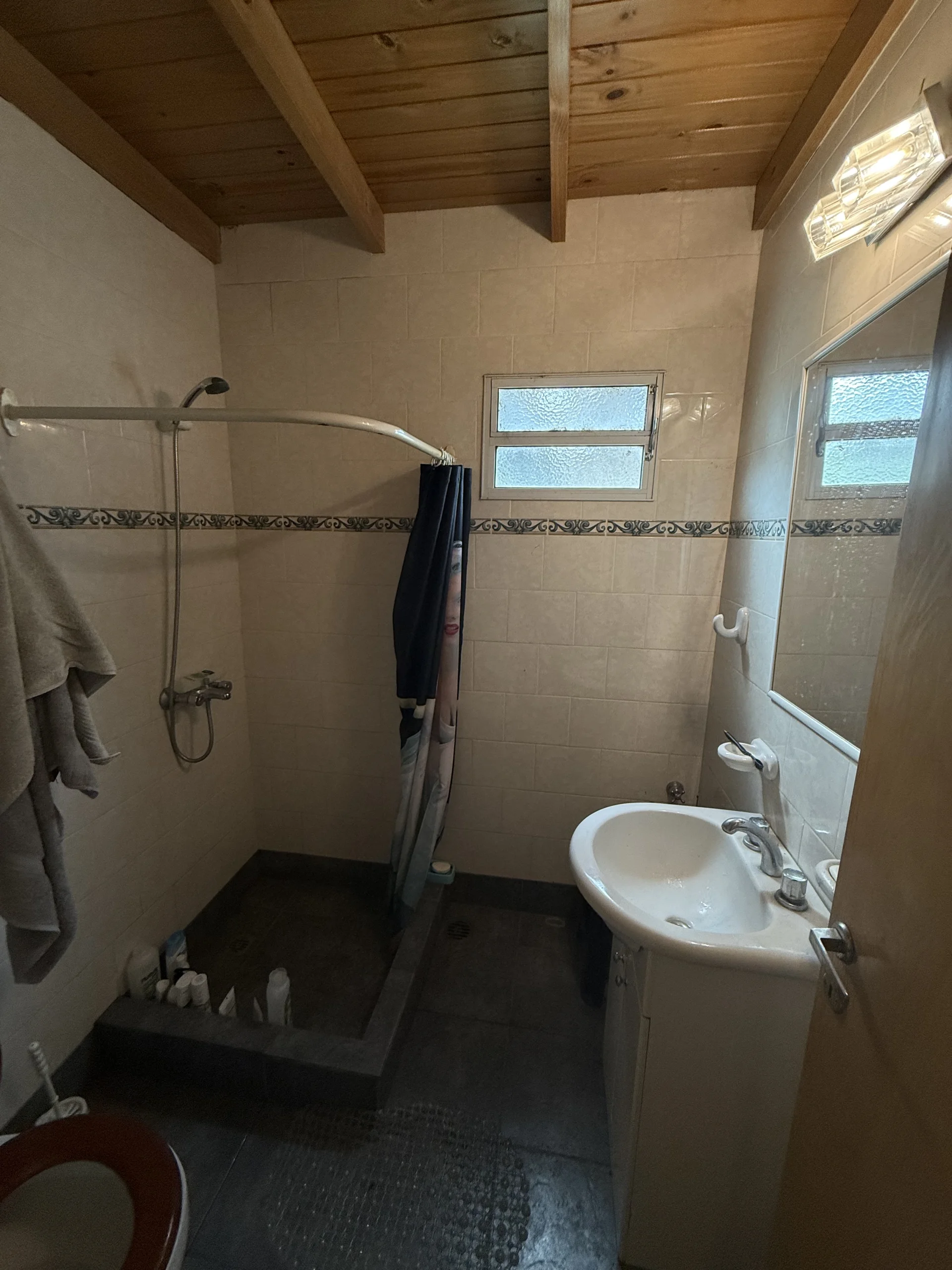 Quinta Barrio Las Escondidas- Alquiler permanente