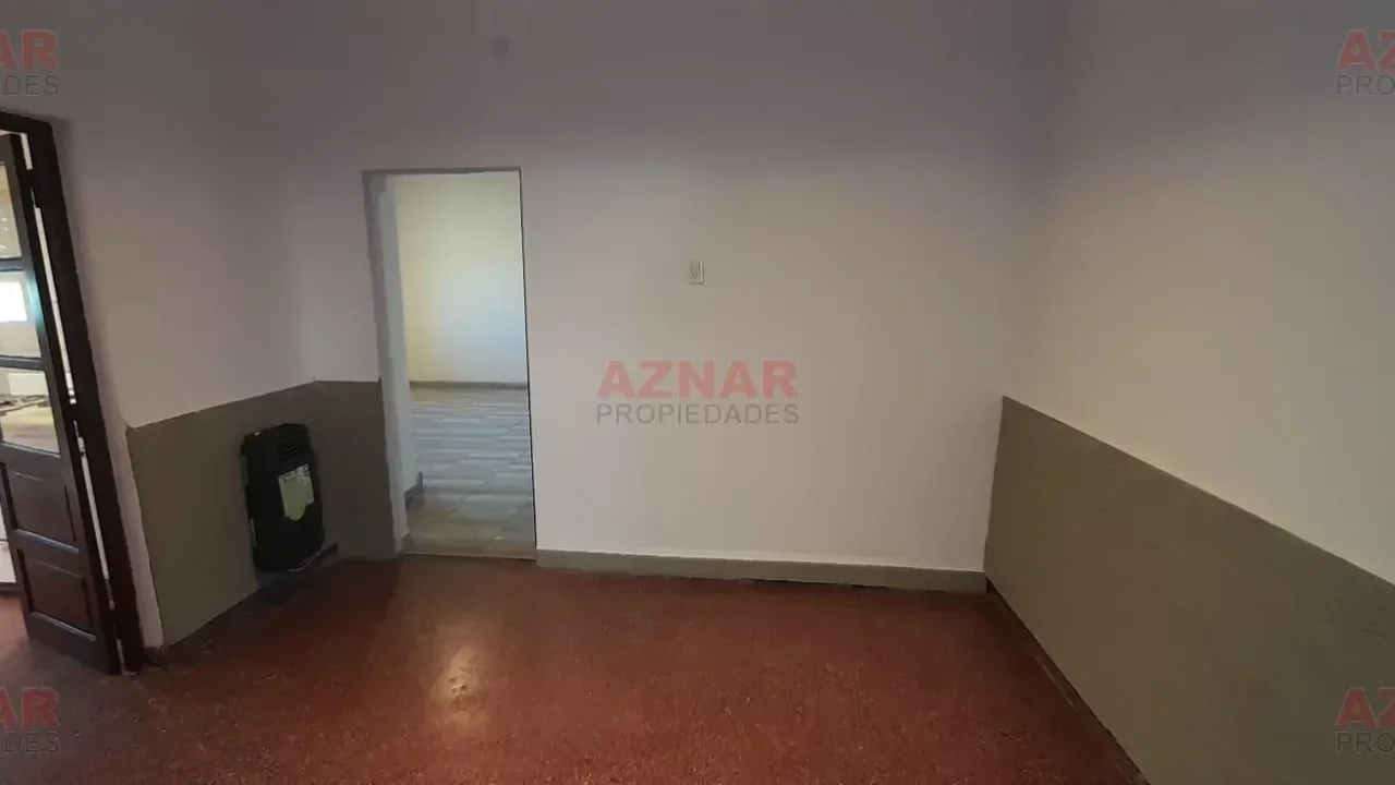 Casa en alquiler en Sarmiento N° 1739 ¨A¨ e/ Maroni y Laprida