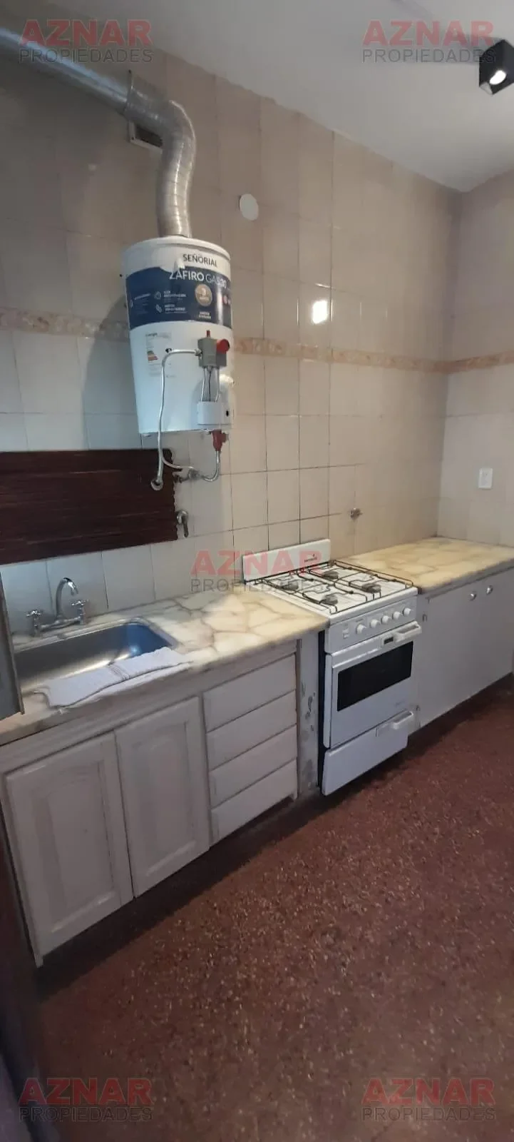 Casa en alquiler en Sarmiento N° 1739 ¨A¨ e/ Maroni y Laprida