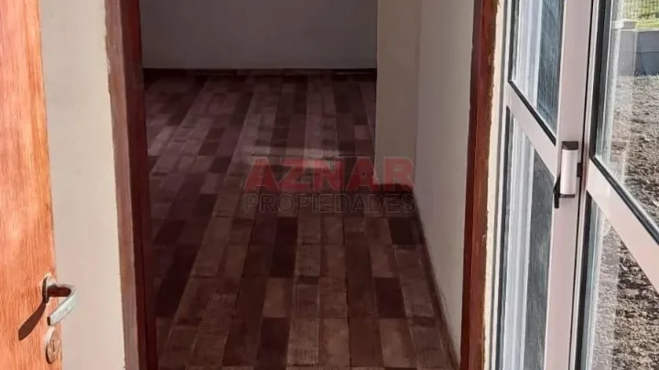 Casa en alquiler en Sarmiento N° 1739 ¨A¨ e/ Maroni y Laprida
