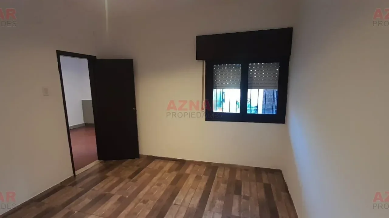 Casa en alquiler en Sarmiento N° 1739 ¨A¨ e/ Maroni y Laprida