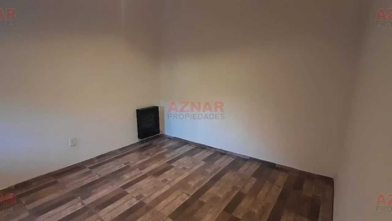 Casa en alquiler en Sarmiento N° 1739 ¨A¨ e/ Maroni y Laprida