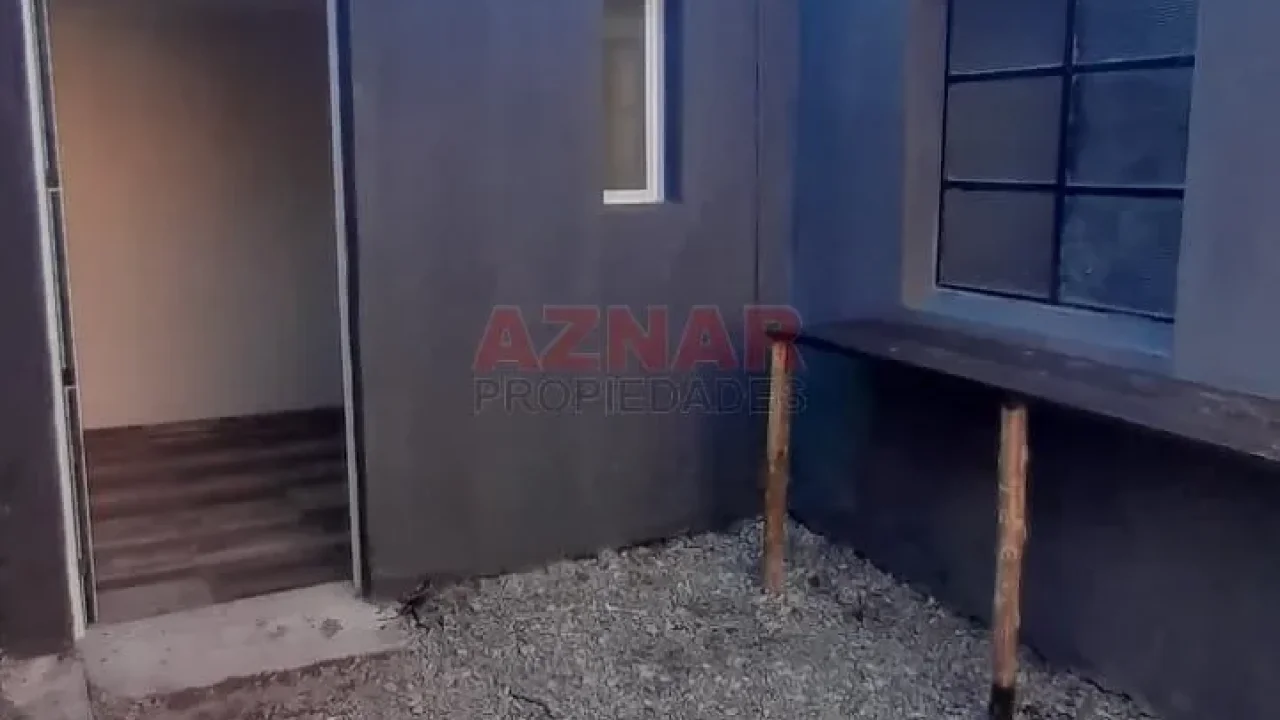 Casa en alquiler en Sarmiento N° 1739 ¨A¨ e/ Maroni y Laprida