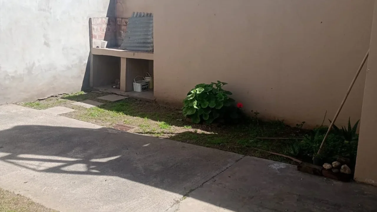 CASA EN ALQUILER, SOBRE CALLE ELIZONDO