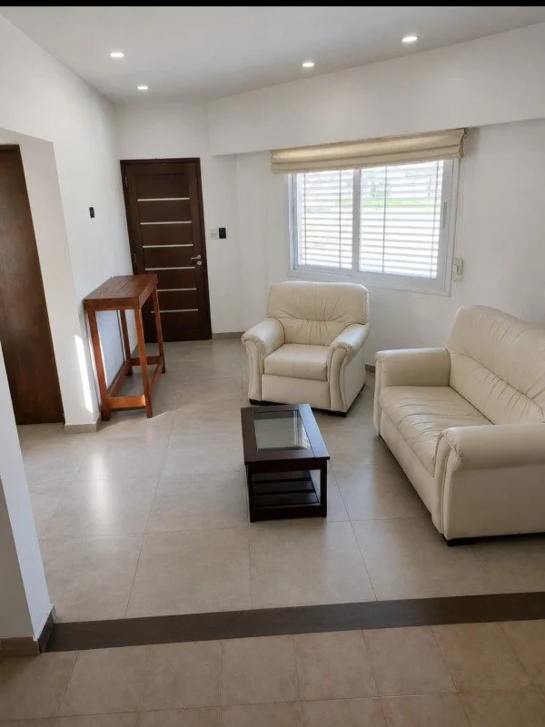 CASA EN VENTA LAVALLE Y SALTA